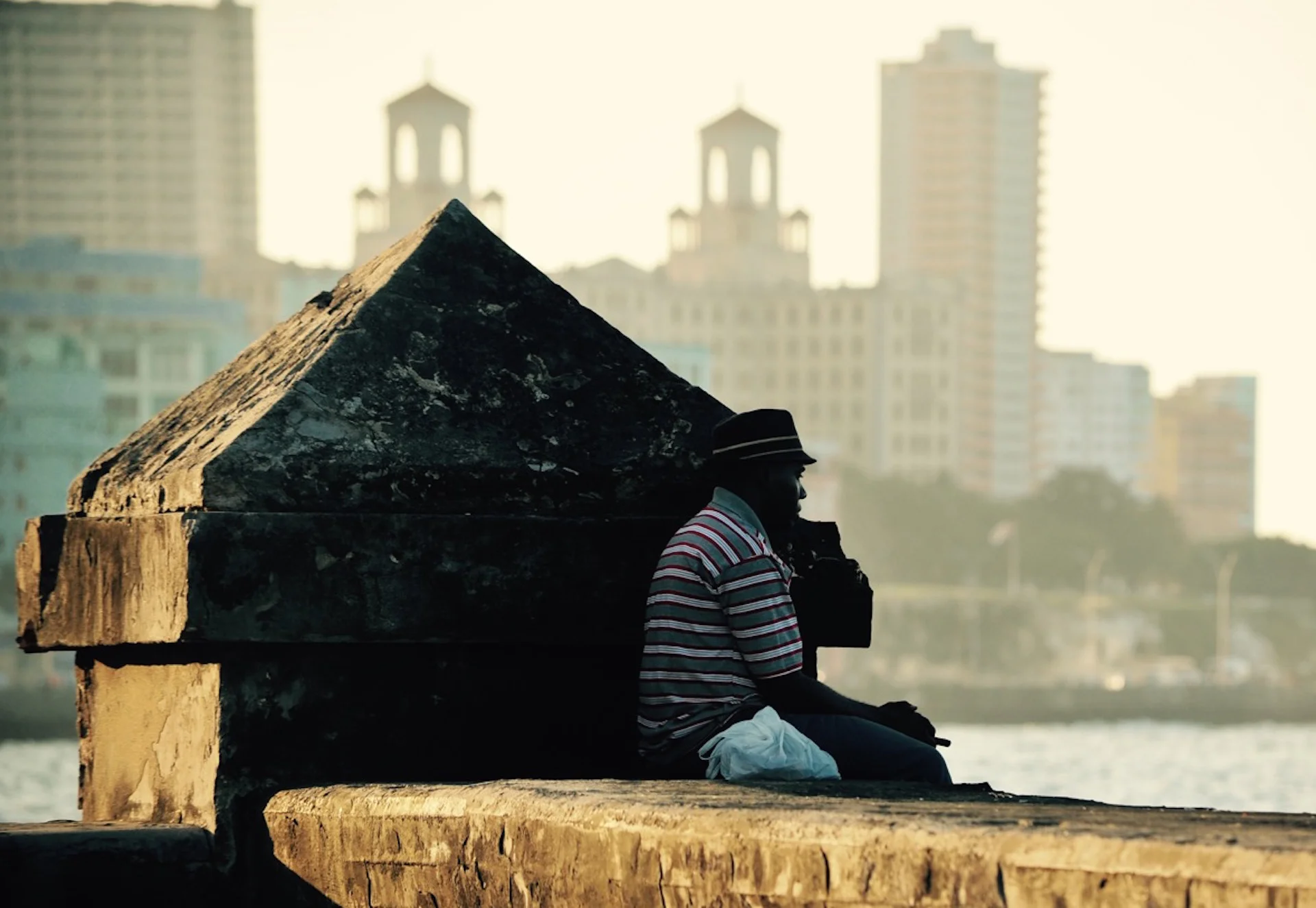 beatriz_ricco_havana_07_malecon.jpg