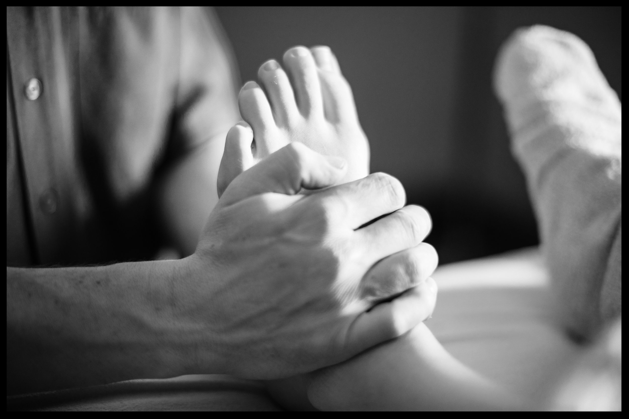 ChrisKellerMassage-60bw.jpg