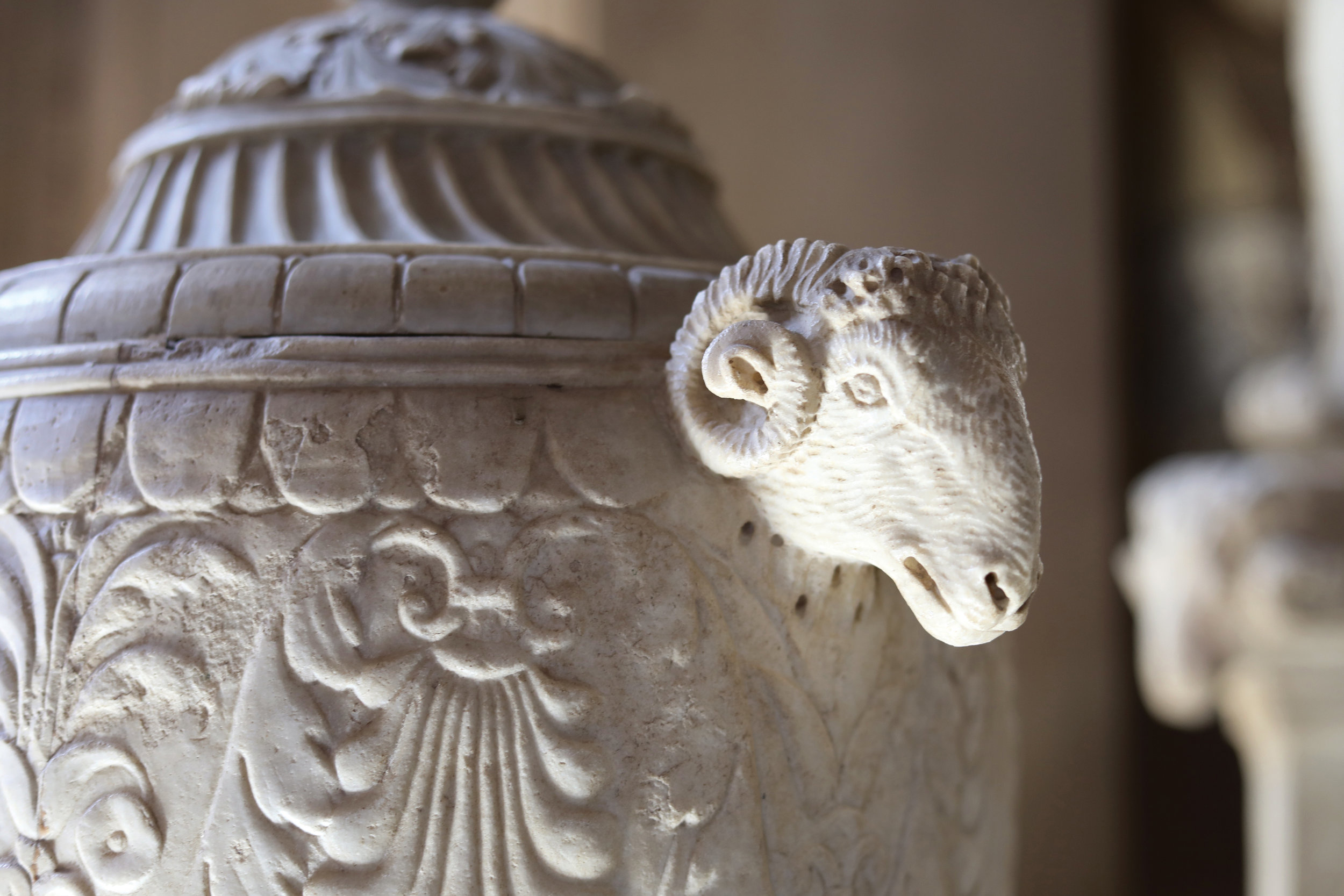 Urn in The Vatican Museum, Rome, Italyhttps://www.ebay.com/itm/263679837731?ssPageName=STRK:MESELX:IT&amp;_trksid=p3984.m1555.l2649