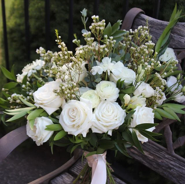 Bridesmaid&rsquo;s 💐 
#weddingflowers #weddingideas #pdx #pdxflorist #bridalhair #bridesmaids