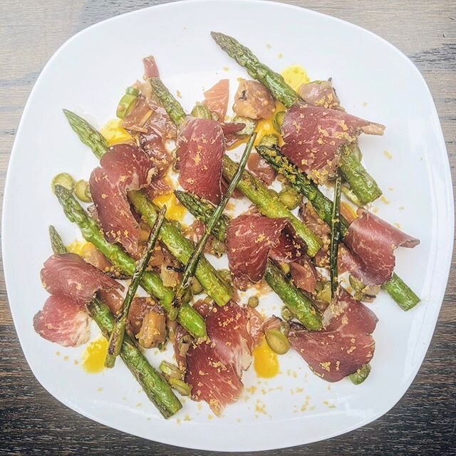 Our weekend features are on for one more night (limited quantities available).⠀
⠀
Grilled Asparagus Salad, Roasted Onion Relish, Egg Yolk Dressing + House Cured Bresaola⠀
⠀
@traegargrills BBQ 1/2 Chicken, Cornbread + Pino Greeno Aioli ⠀
⠀
Strawberry 