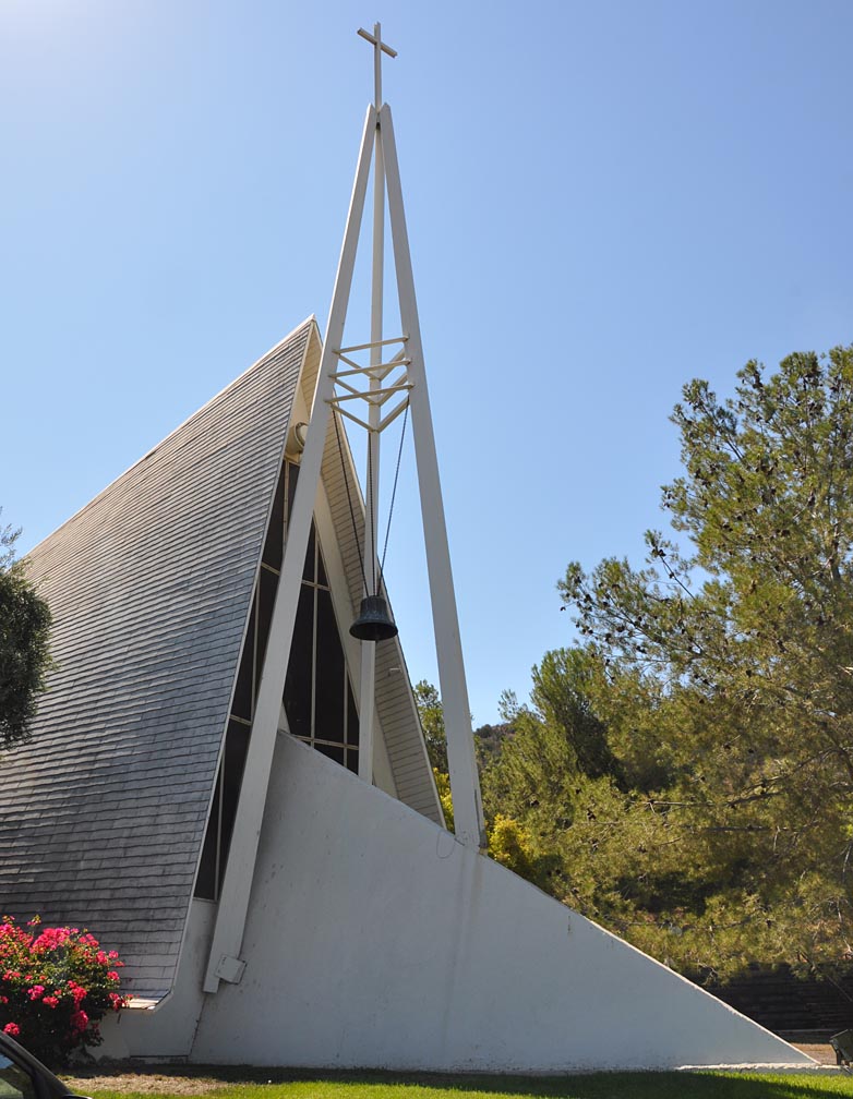 roadside_architecture_church_california.jpg