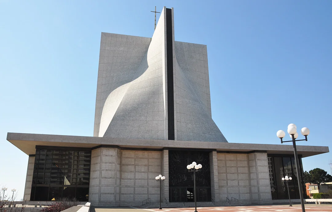 roadside_architecture_church_california_7.jpg
