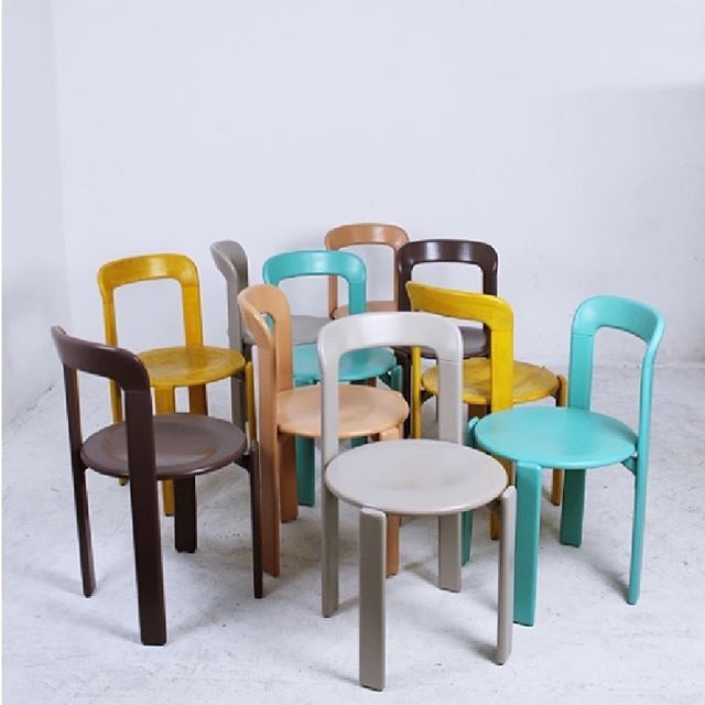 Colour 💛 chair 💙 #brunorey 💕
.
.
Available at 👉🏽 @artibus365
#brunorey #swissdesign #1970s  #brunorey #vintagefurniture #stackingchairs #diningchairs #vintagelover #interiordesigner #homedecor