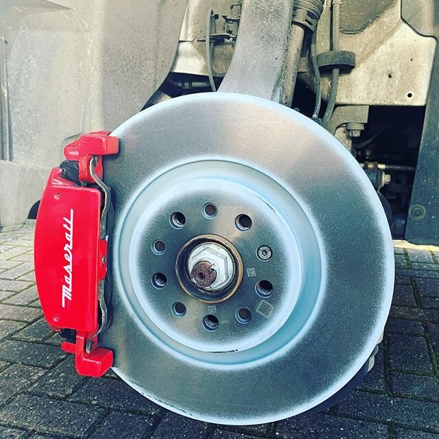 New brake discs and pads all round for this #maserati #levante  All genuine parts used here 🔧🔧 #brackleyautomotive