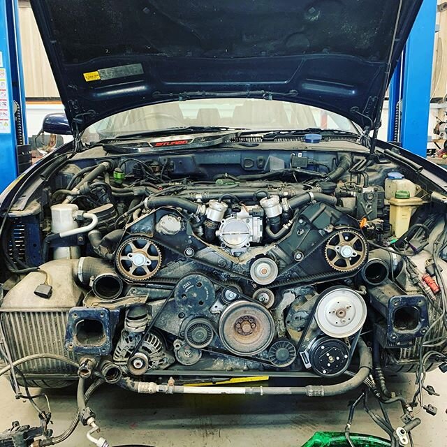 Timing belt change and transmission service on this #audi #rs6 being able to remove the front end makes this job nice and easy #4.2v8 #audirs6 #v8twinturbo #twinturbo #brackleyautomotive