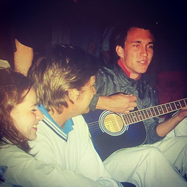 #tbt from loooooooooong ago 😆. Our Paris-week from our French course at the university. And the guitar was always with us. Gotta think of the lyrics from Bryan Adams Summer of 69 &ldquo;Those were the best days of our life&rdquo;. The whole life ahe