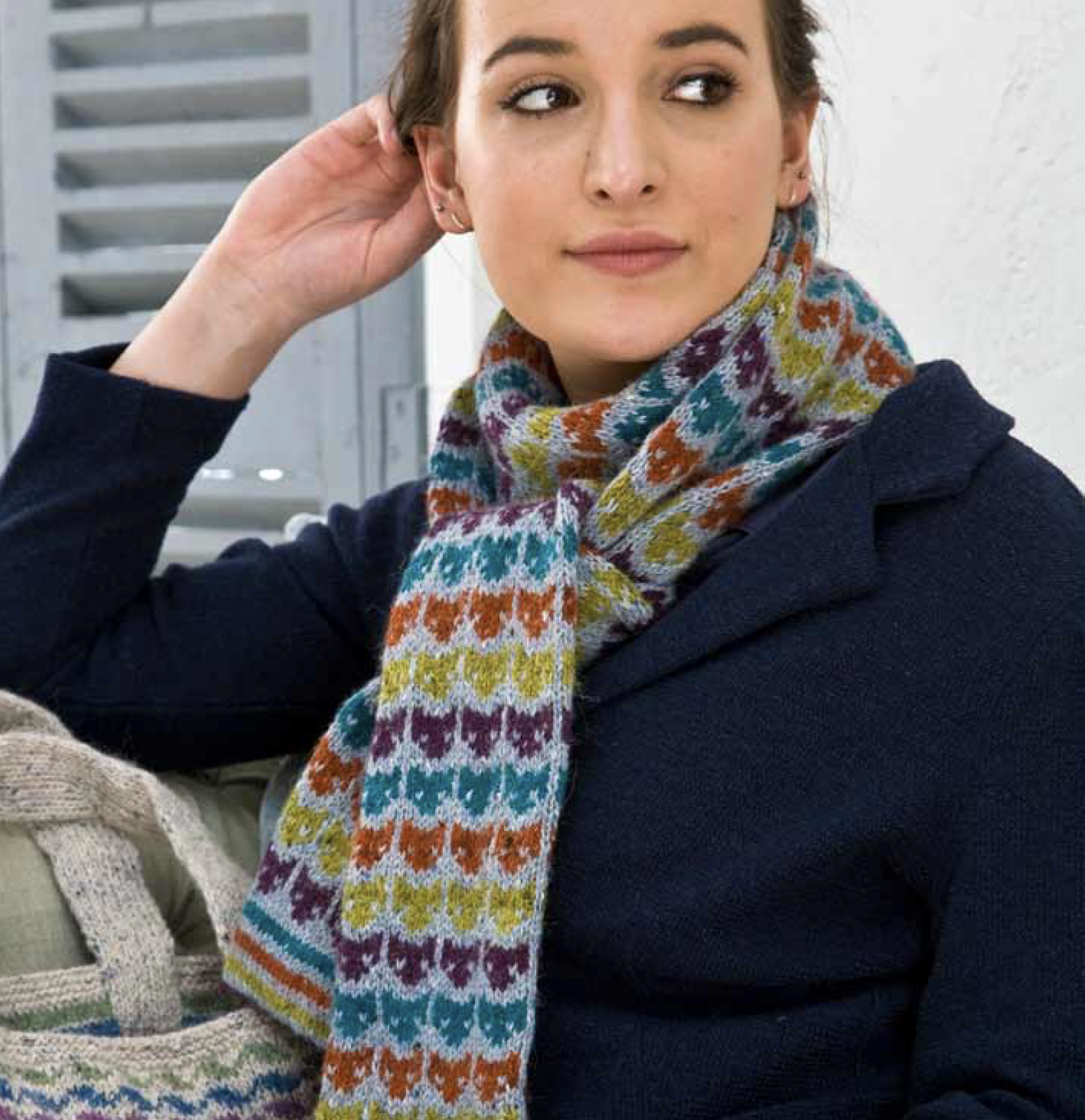 Kitten and Strip Scarf.png