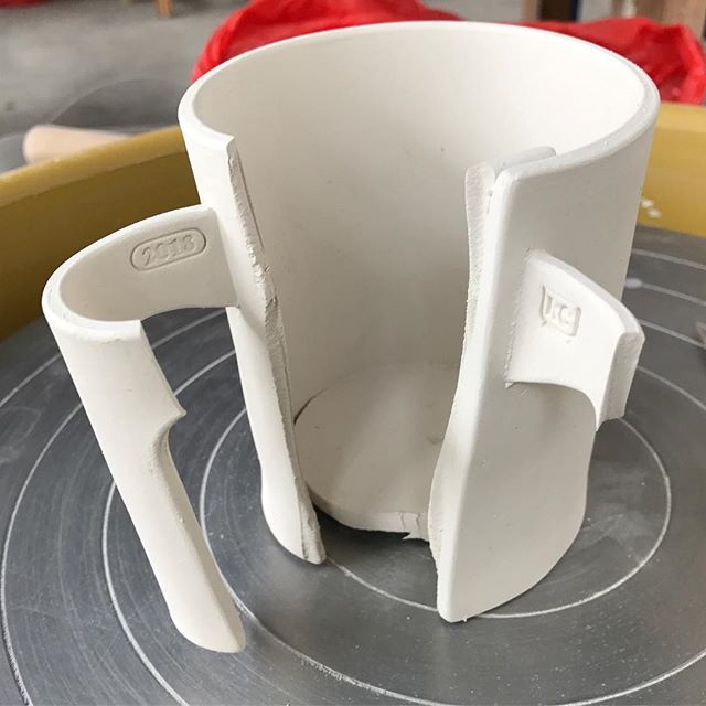 Tried to make my mug in porcelain. It behaves so differently to stoneware clay! #porcelainmug #handmadeceramics #handmadepottery