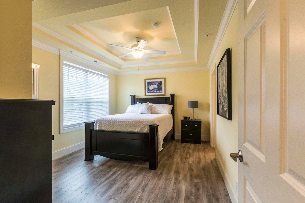 bedroom rental.jpg