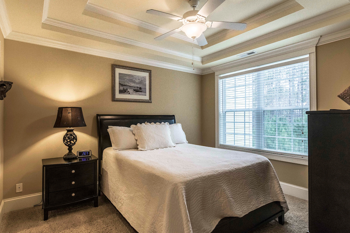bedroom rental.jpg