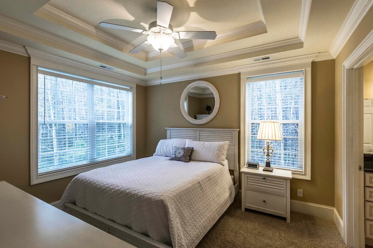 bedroom rental.jpg
