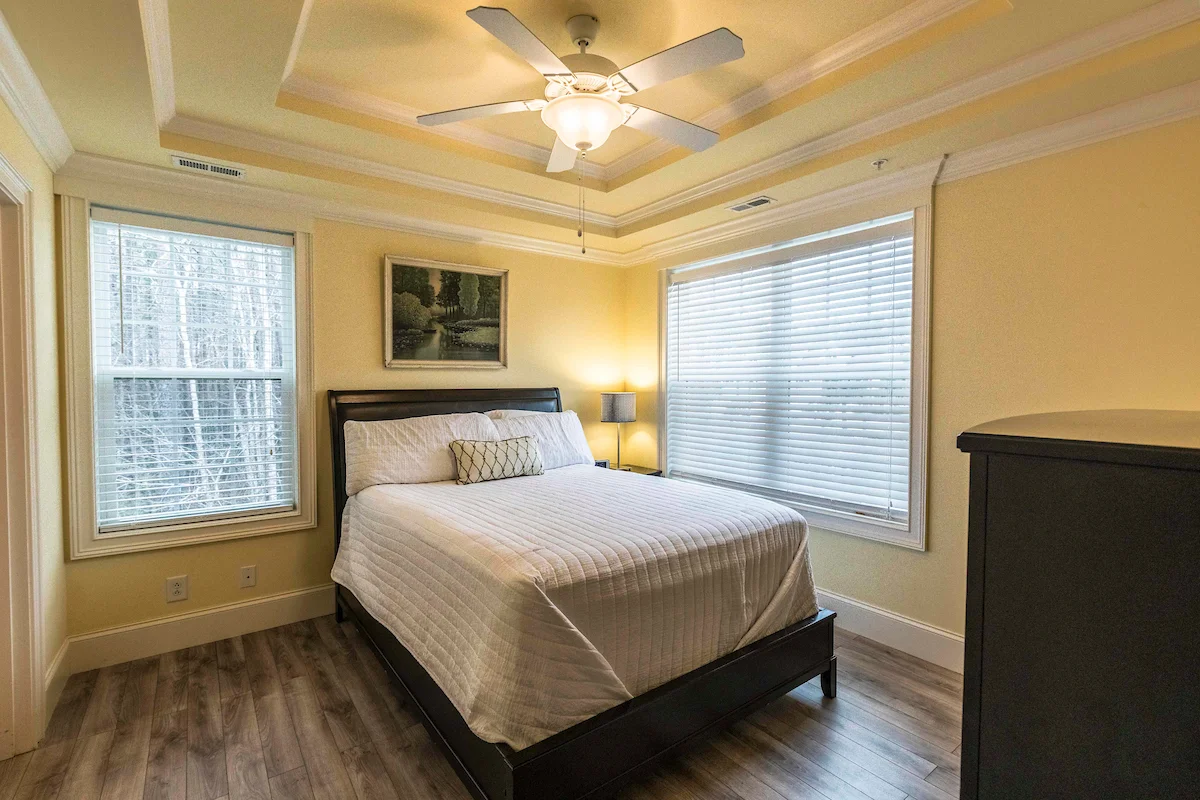 bedroom rental.jpg