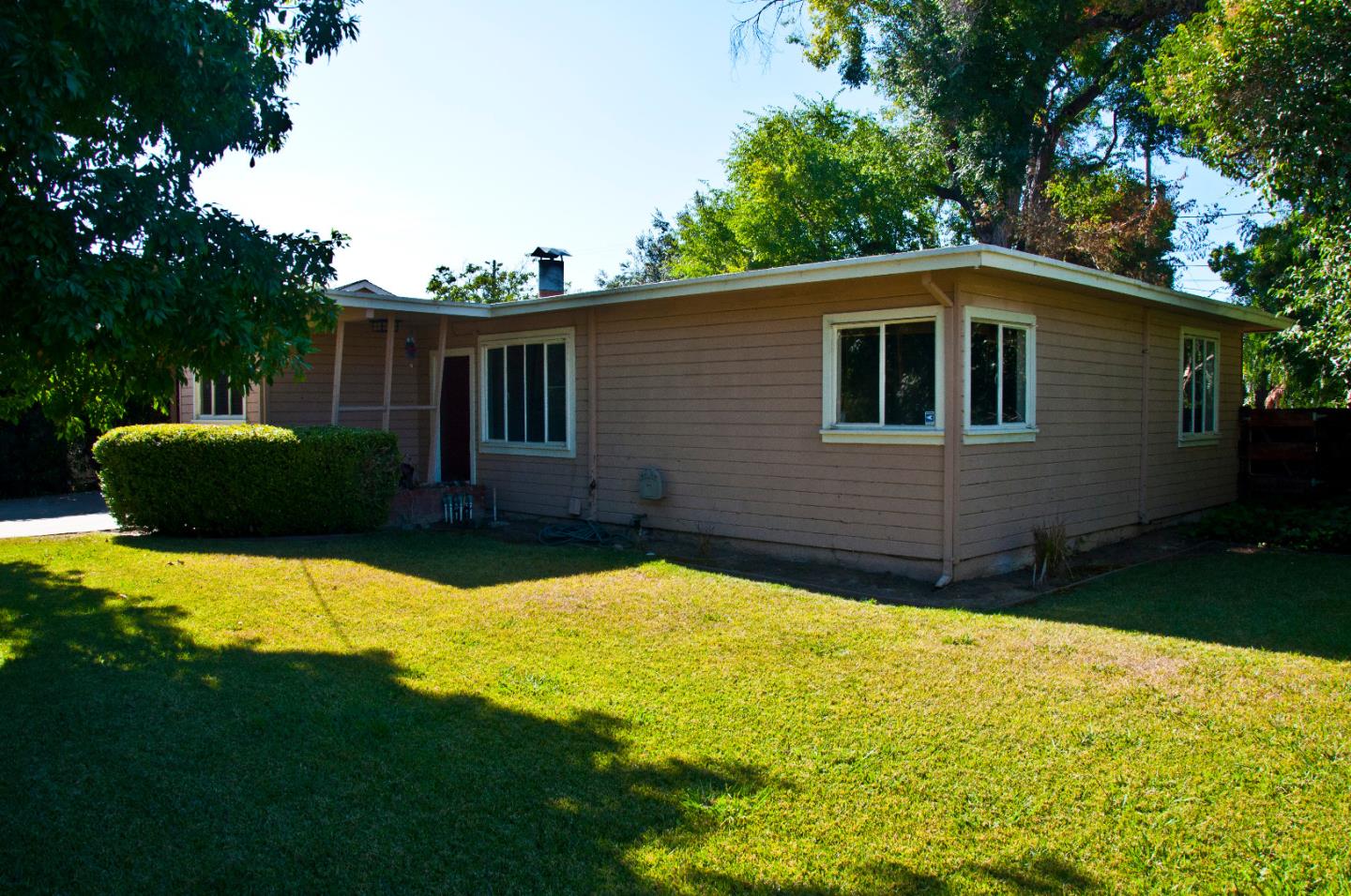 SOLD - $1,380,000