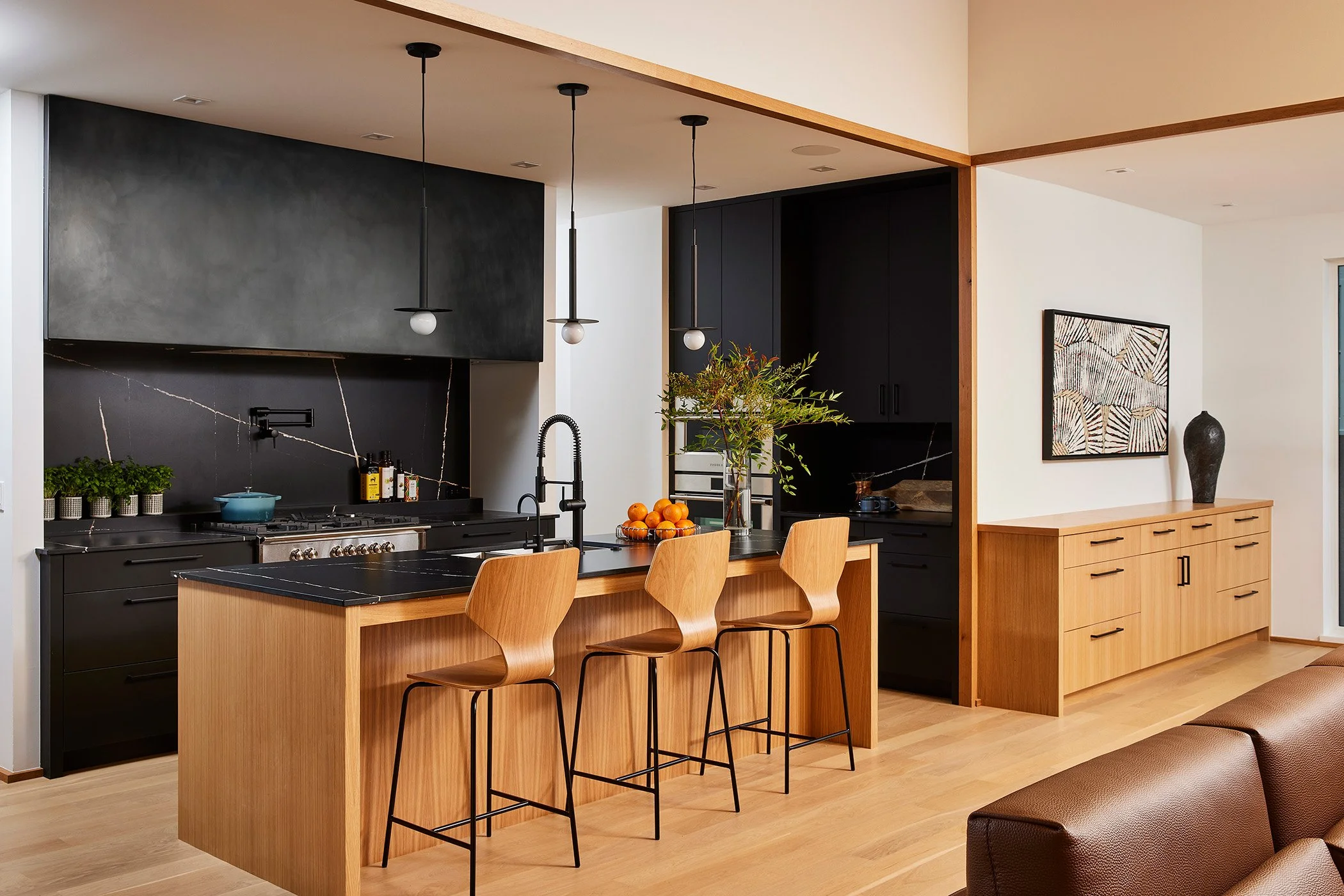 RuthJohnsonInteriors_ModernKitchen_16.jpg