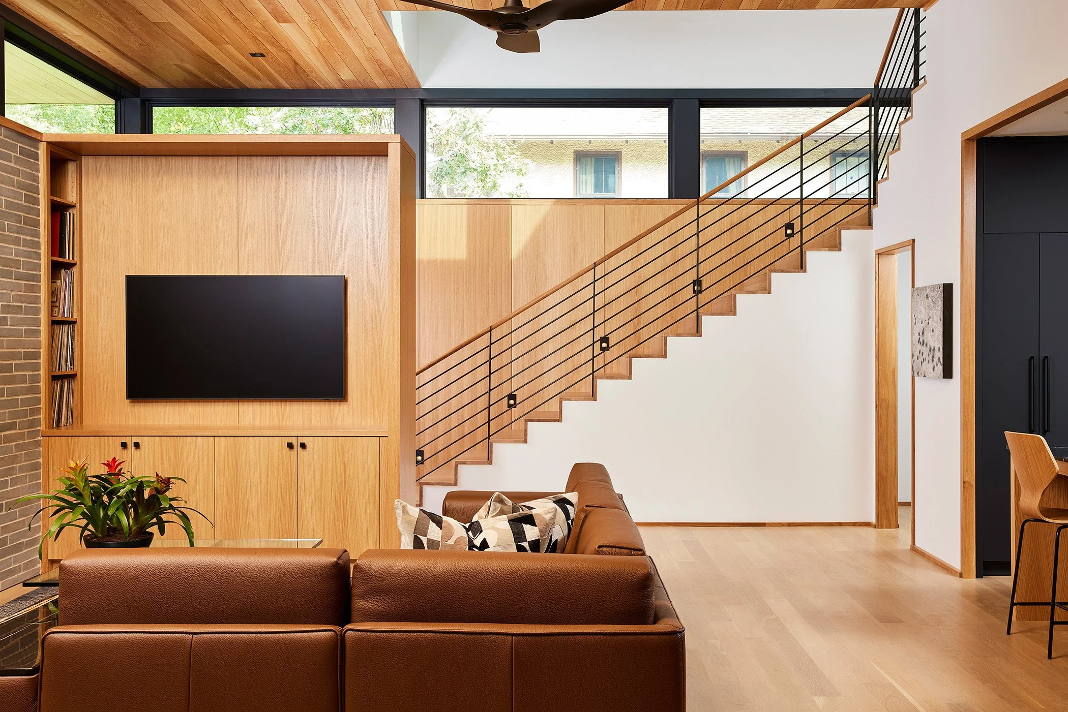 RuthJohnsonInteriors_OpenStaircase_12.jpg