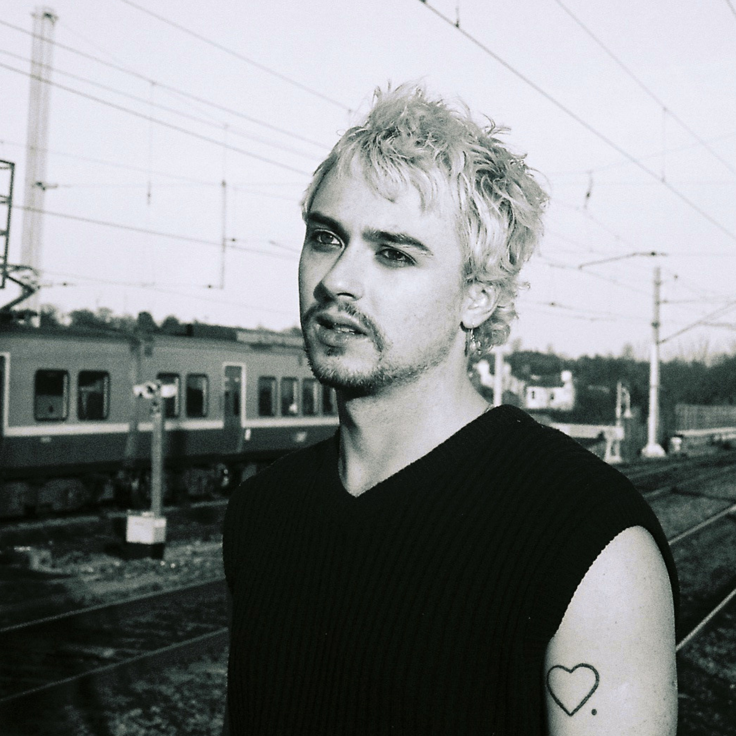 Synth-Pop Dubliners mischa and the bear return with new single and video “Bleach”