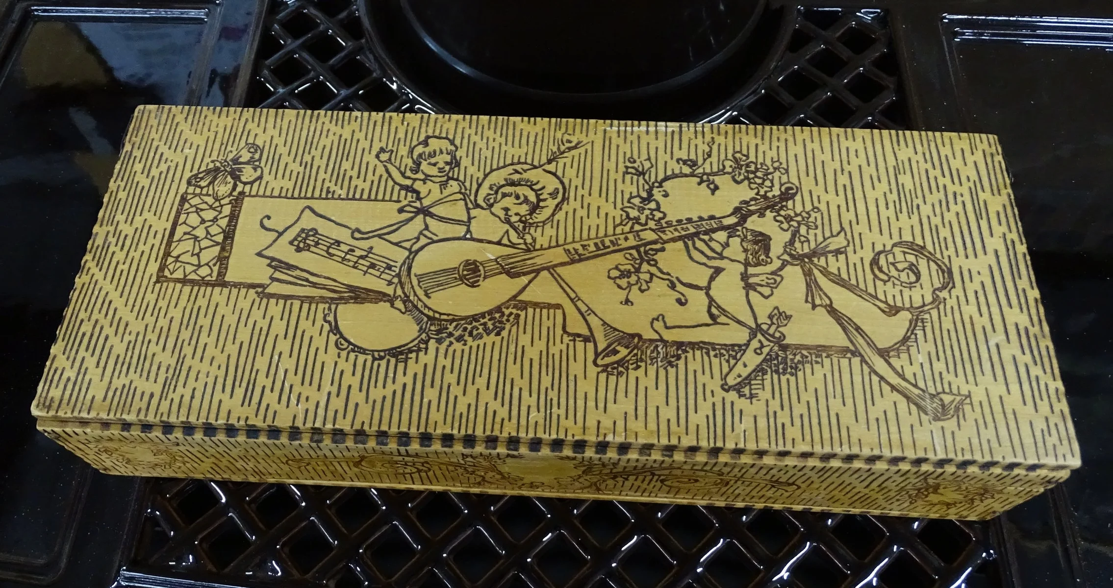 GLOVEBOXTOP.jpg