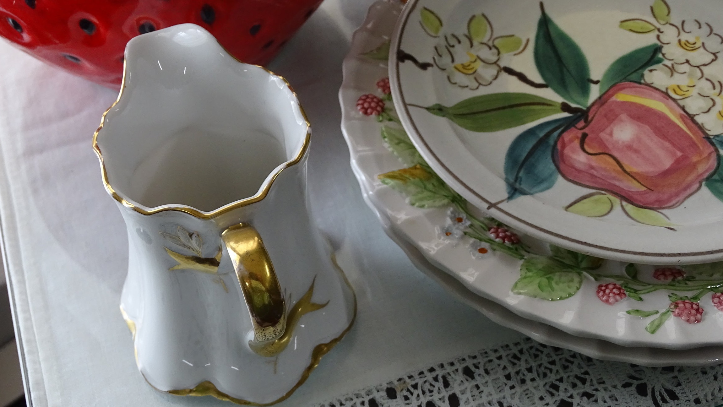 SMALLPITCHERGOLDLEAFHANDLE.jpg