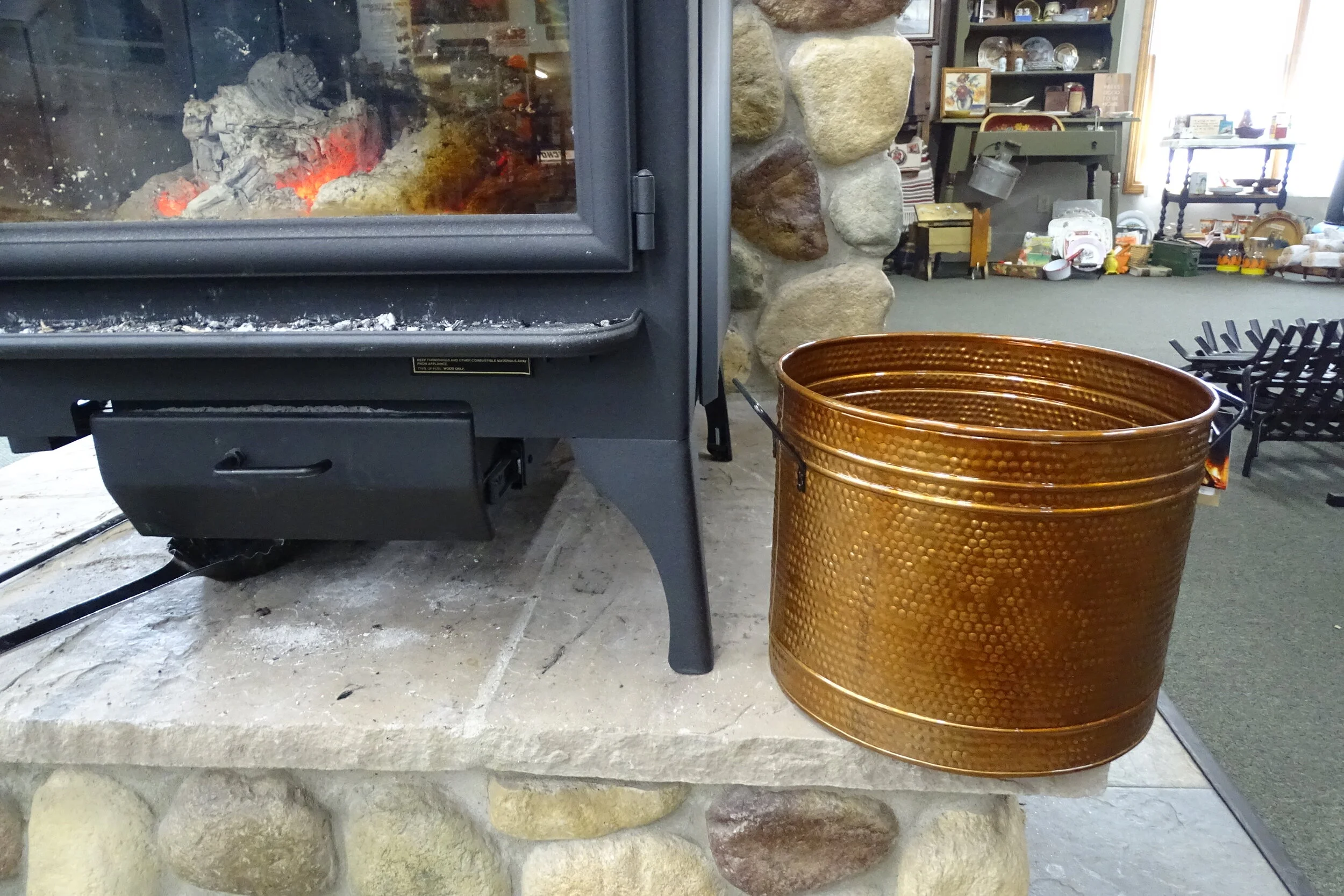 COPPERLOGBUCKETSTOVE.JPG