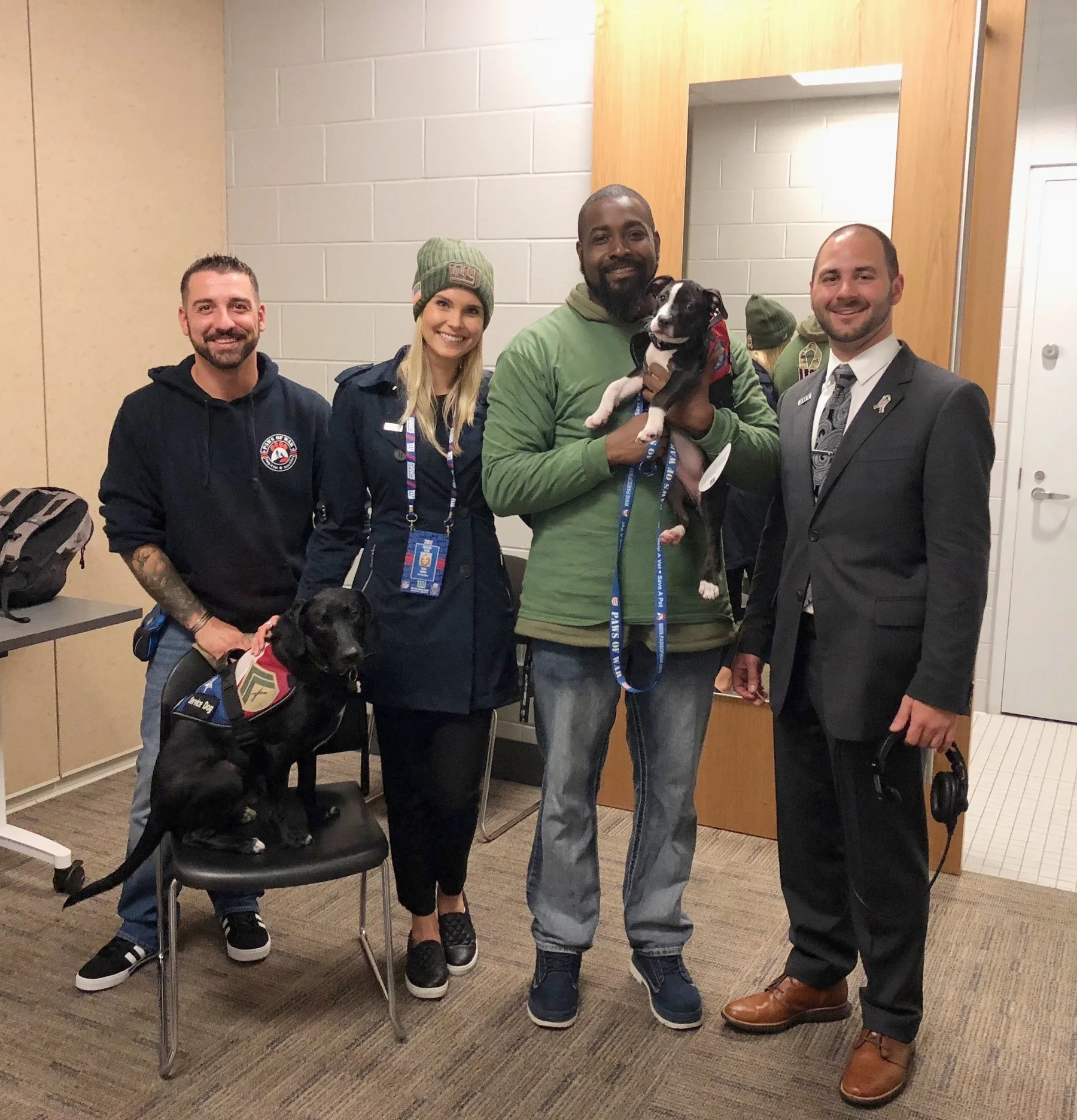 Giants surprise U.S. Marines Sgt. Gary Clark 