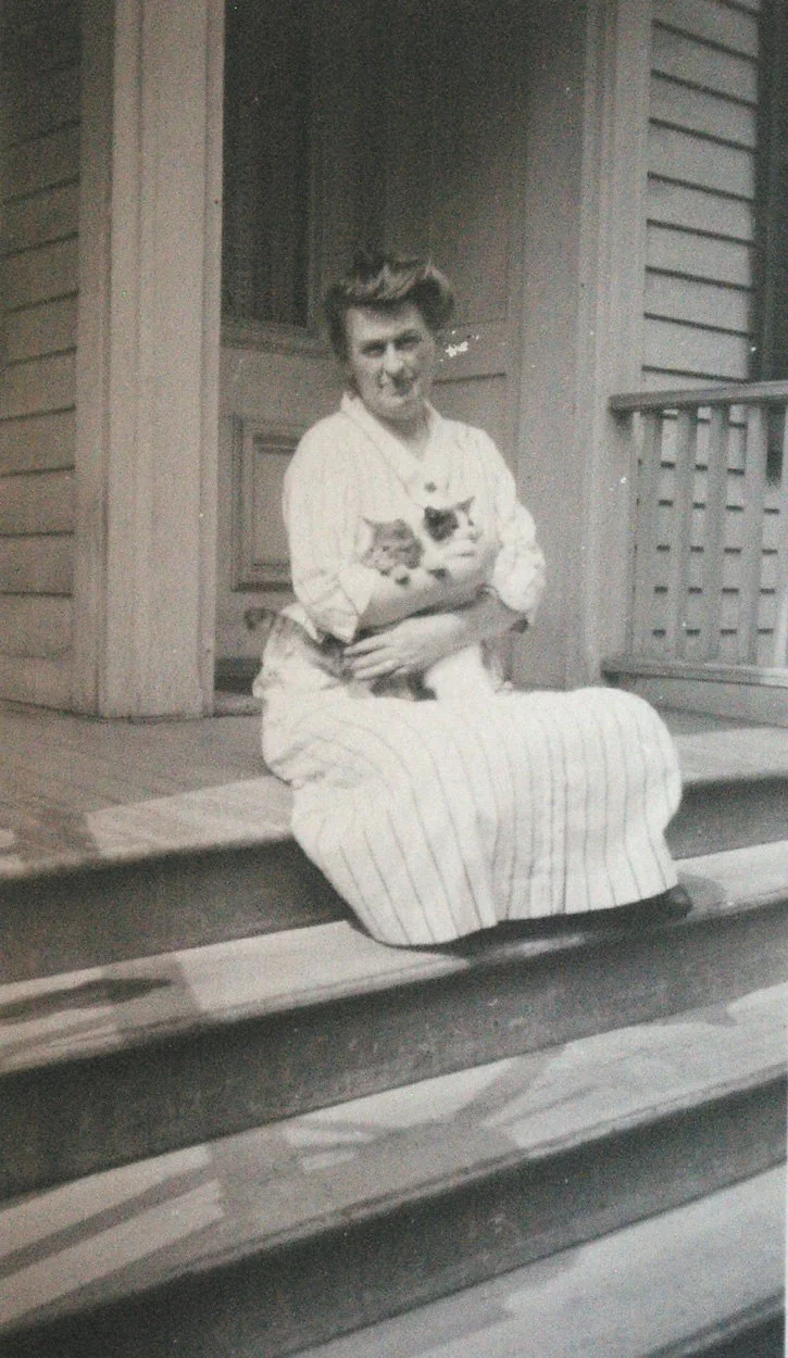 Rena and kitties on frontporch.JPG