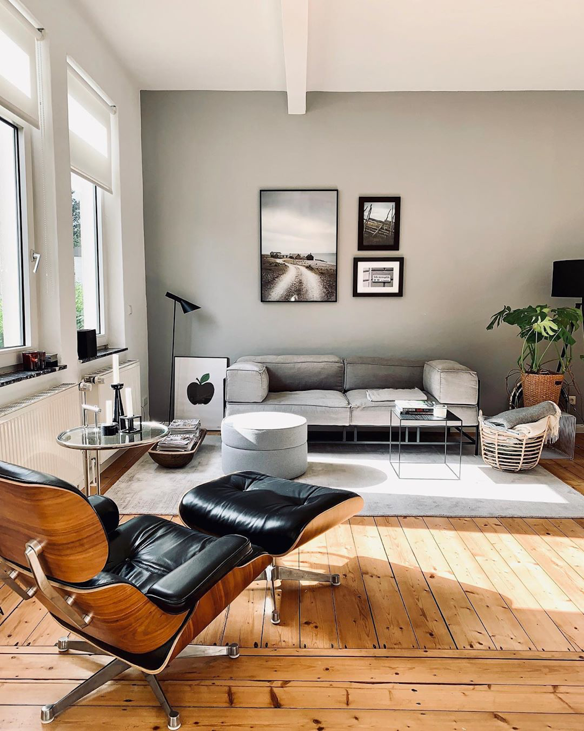 Decorating with natural materials like leather, wool, and plants (including the Monstera Deliciosa pictured!) is always in style. Photo by @friloconcept