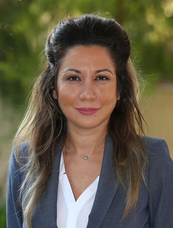 Headshots_600px_Ara.jpg