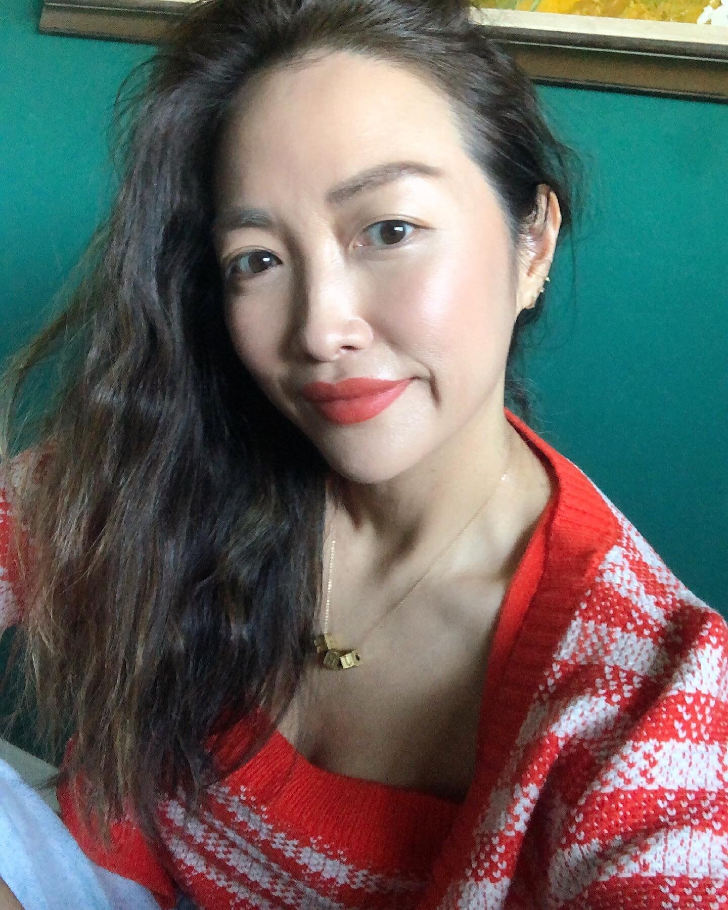 Tis the season of gingham and growth 🌼 Be patient with yourself ... nothing in nature blooms all year ❤️ #spring #gooddays
.
.
.
.
.
.
.
.
.
.
#pattern #colorcombination #gingham #interiordesigner #koreanamerican #asianamerican #aapi #losangeles #lo