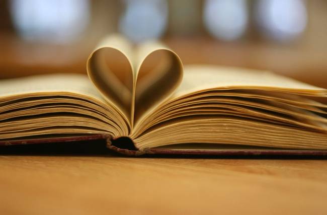 paper_book_folded_in_heart_shape.jpg.650x0_q70_crop-smart.jpg