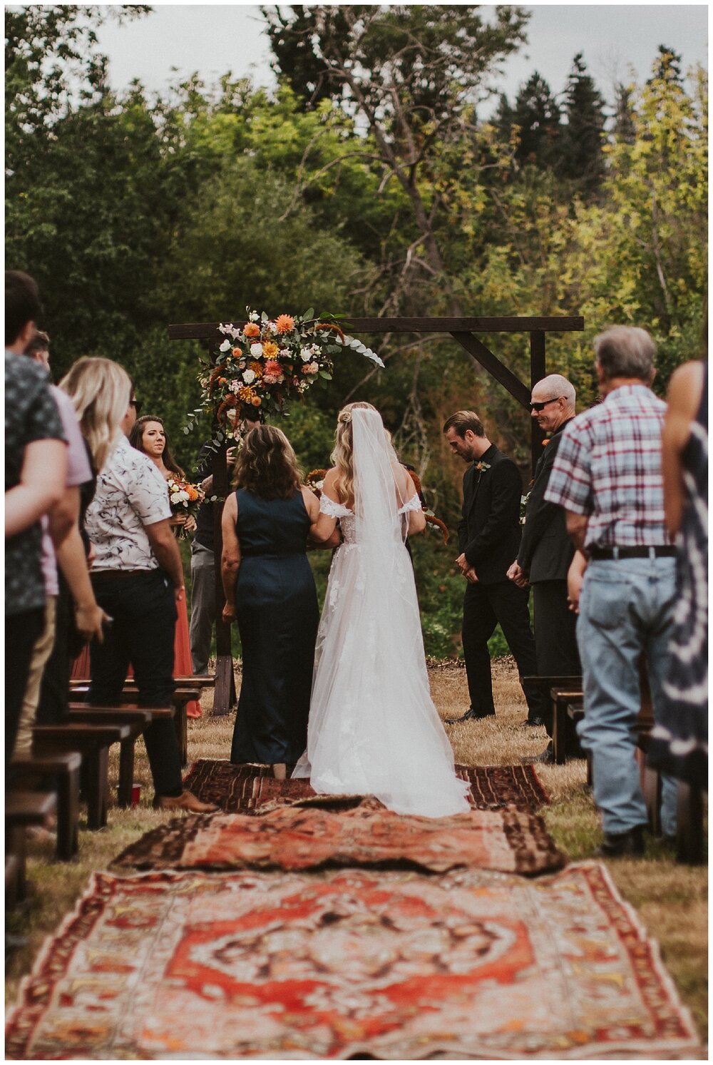 backyard-barn-wedding_0038.jpg