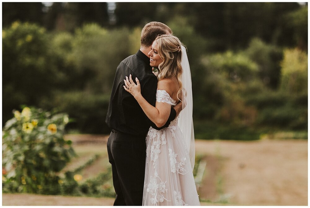 backyard-barn-wedding_0082.jpg