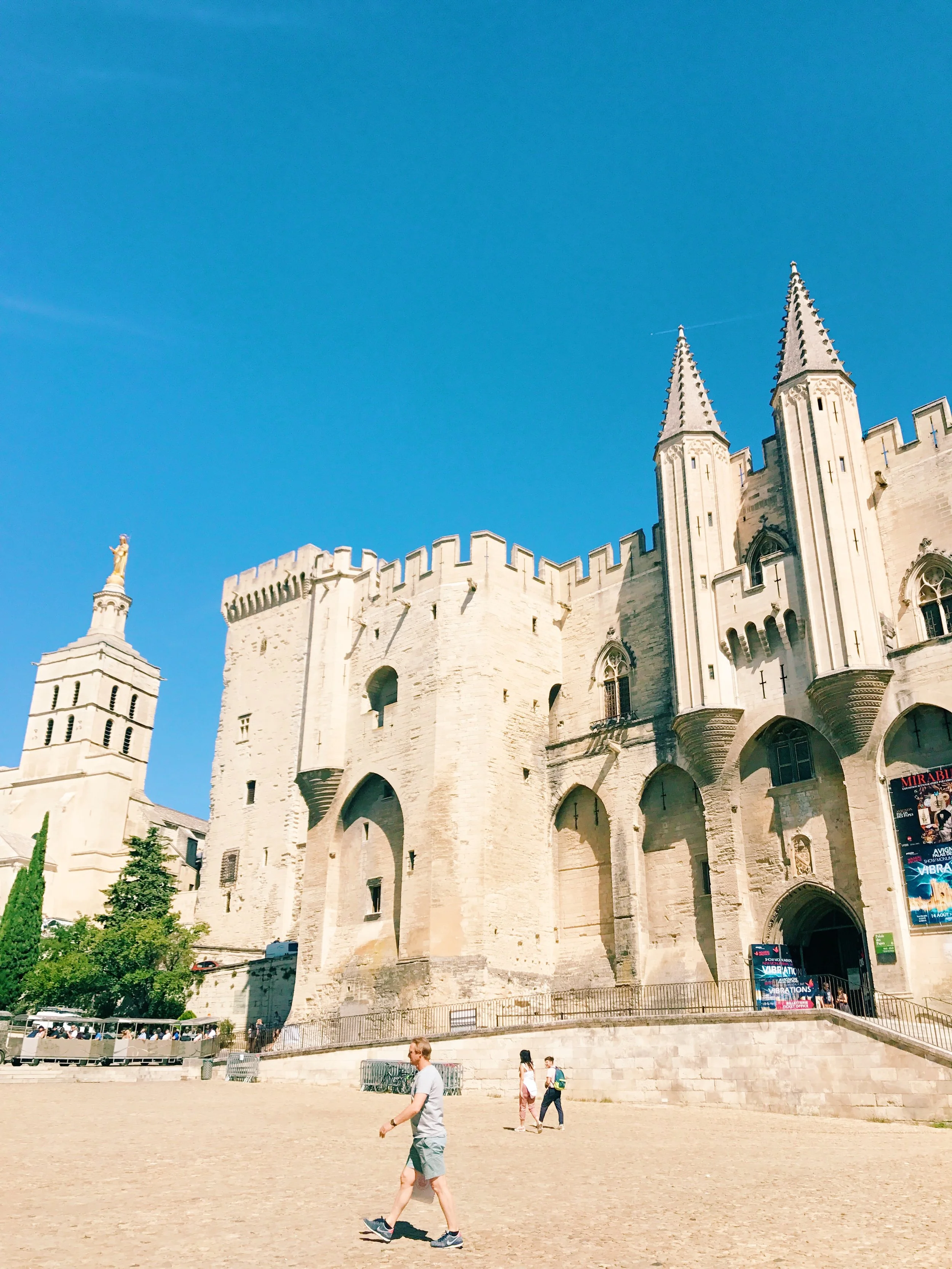 Avignon, Provence Guide
