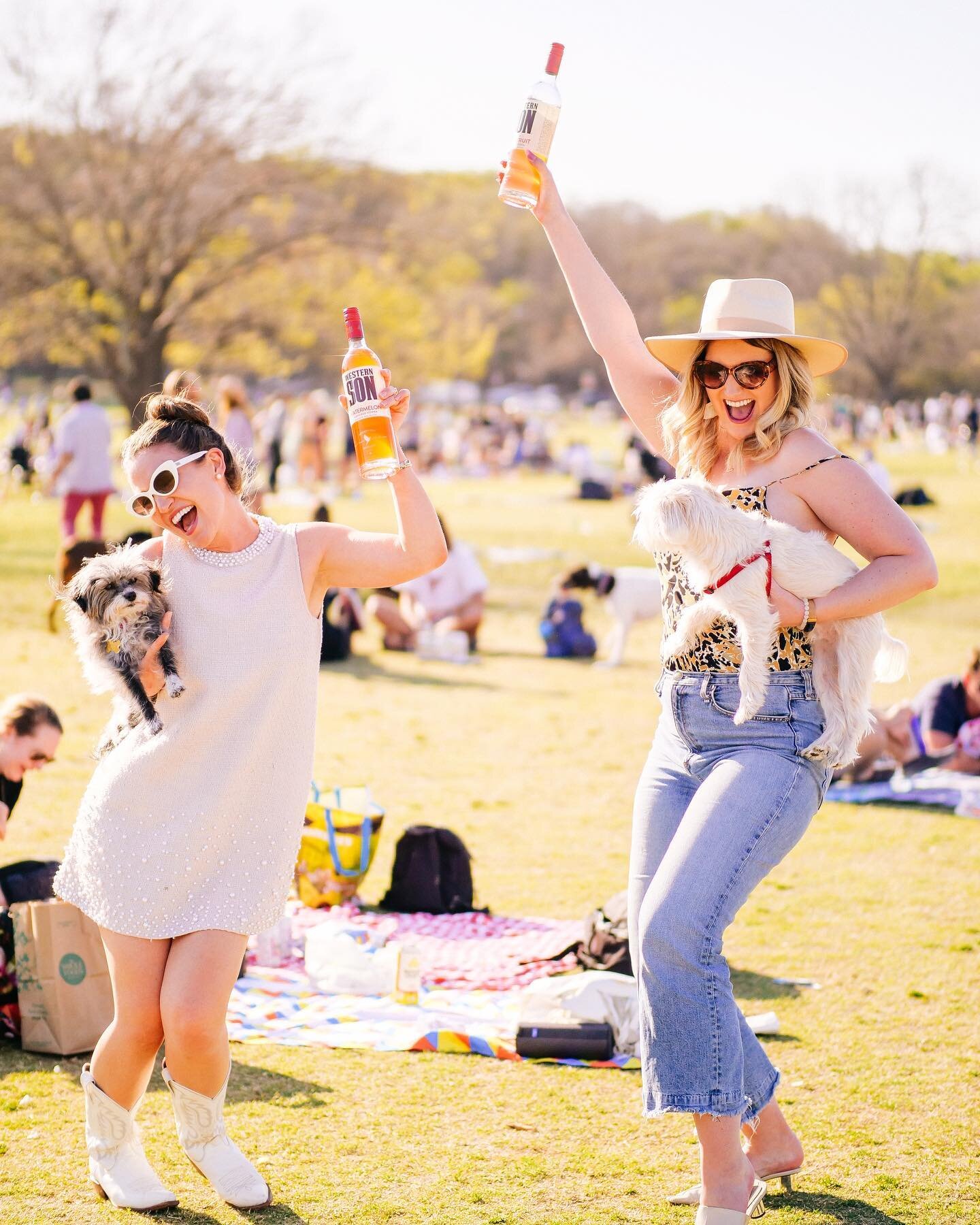 🍸☀️🌈 Park Cocktails Recipe &mdash; @westernsonvodka &amp; sparkling water. That&rsquo;s literally it.

We went with watermelon, grapefruit, and lemon yesterday because we were feeling alllll the first day of Spring Zilker vibes. 🍉🍊🍋

Word to the