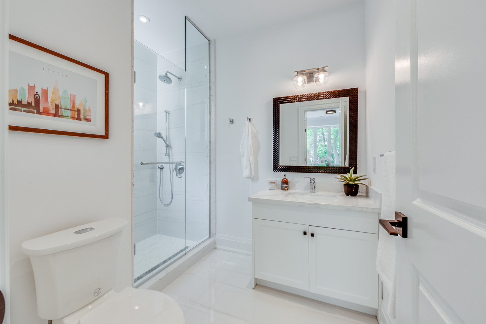 ensuite 2.jpg