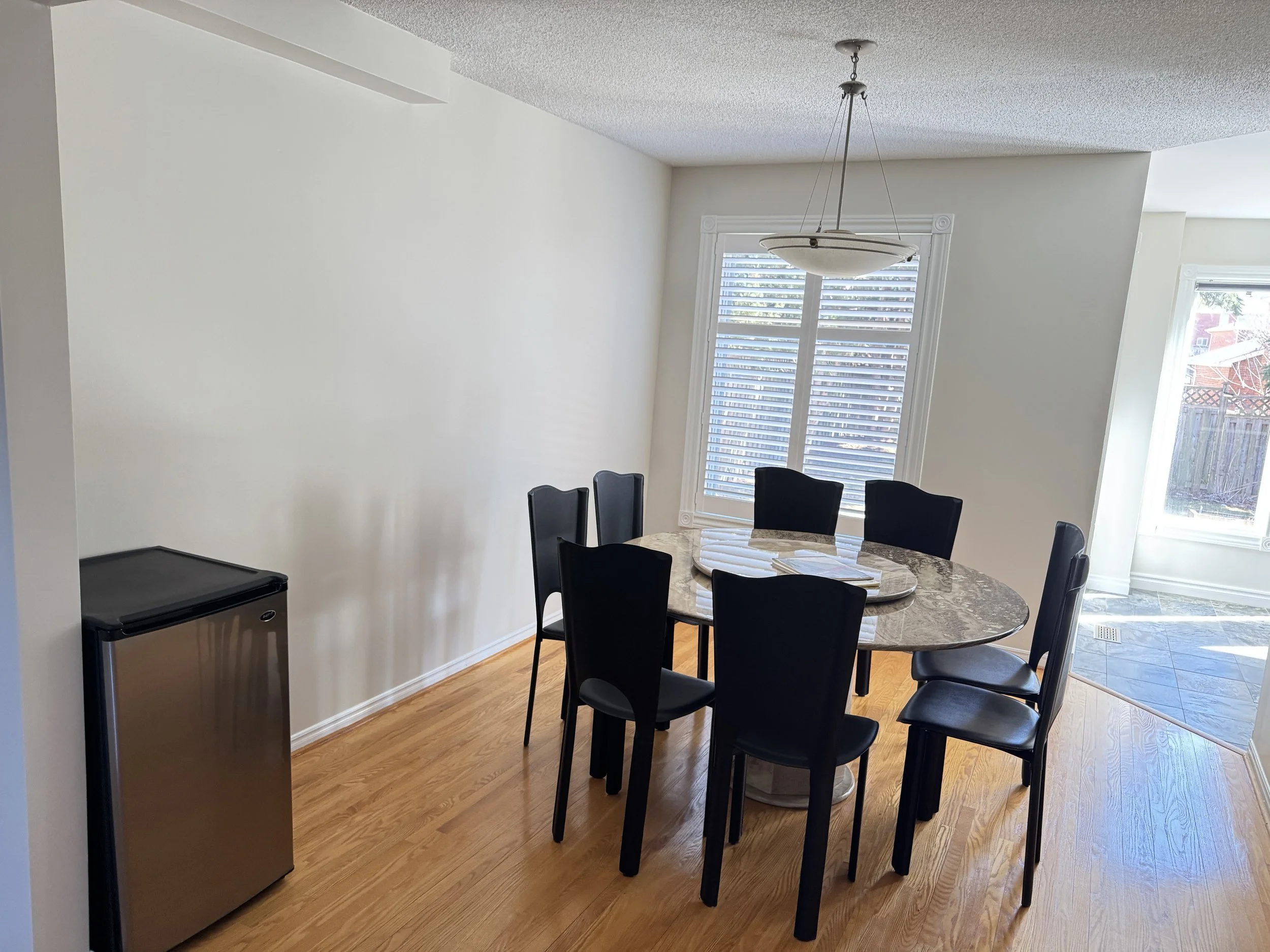 1 - dining 1.JPG