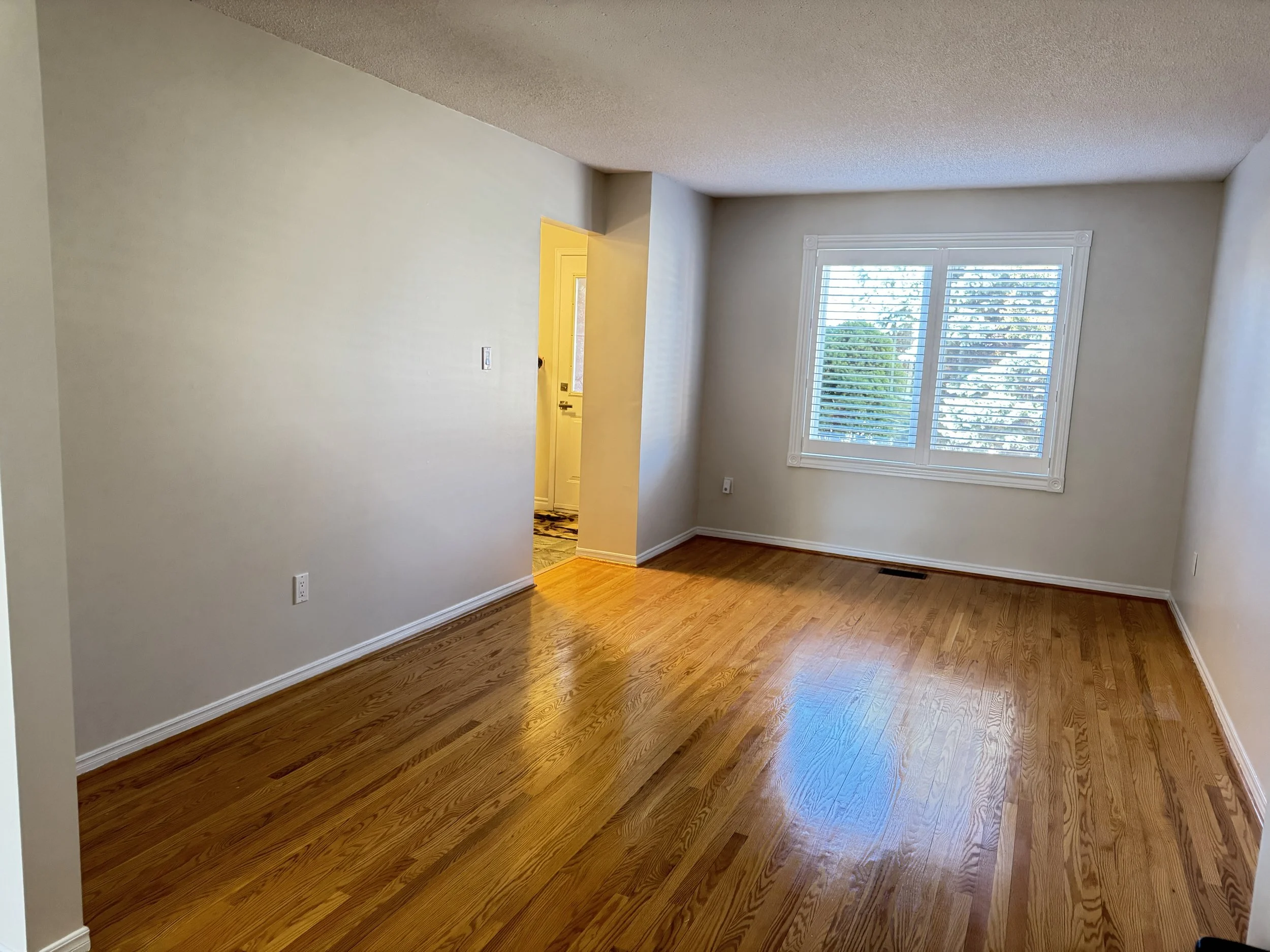 1 - living 1.JPG