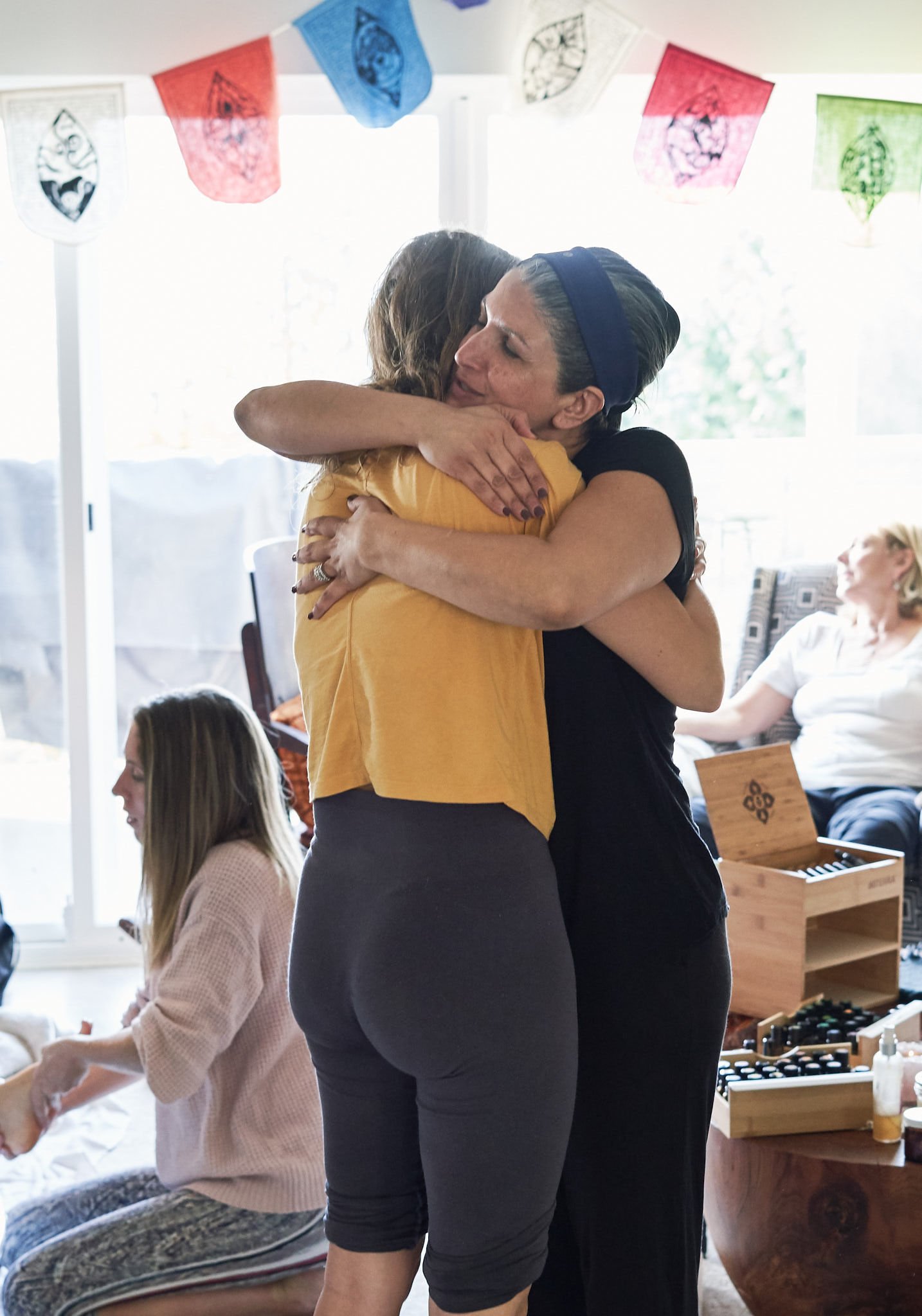 Womens hug.AngelaMcConnell-20191102-_DSC9380.jpg
