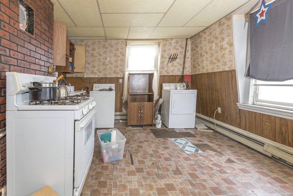 560 E 5th - Before Renovation - kitchen .jpg