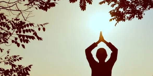 backlit-meditating-meditation-1051838.jpg