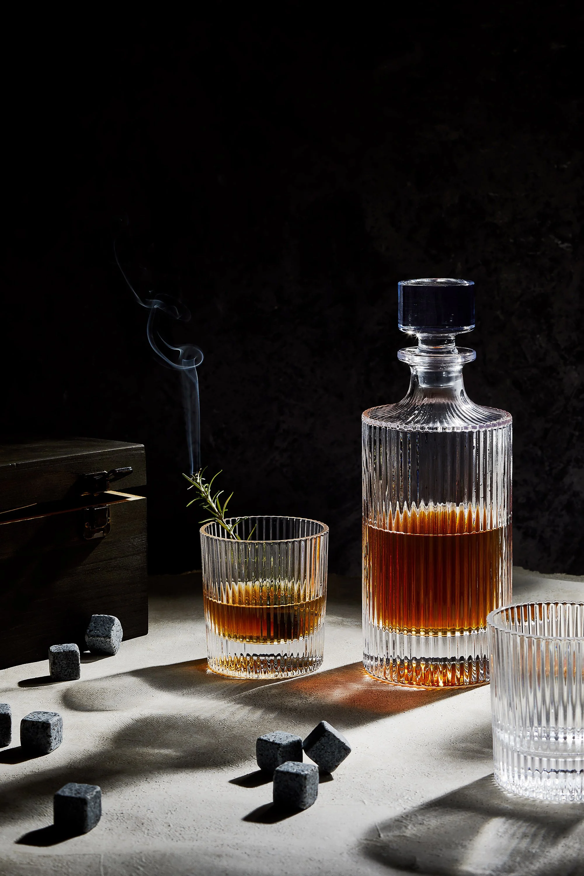 1040641_CLPREMLUXEWHISKEYDECANTERSET_01.jpg