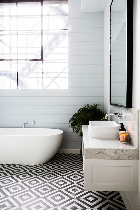 Beautiful mosaic design in a bathroom