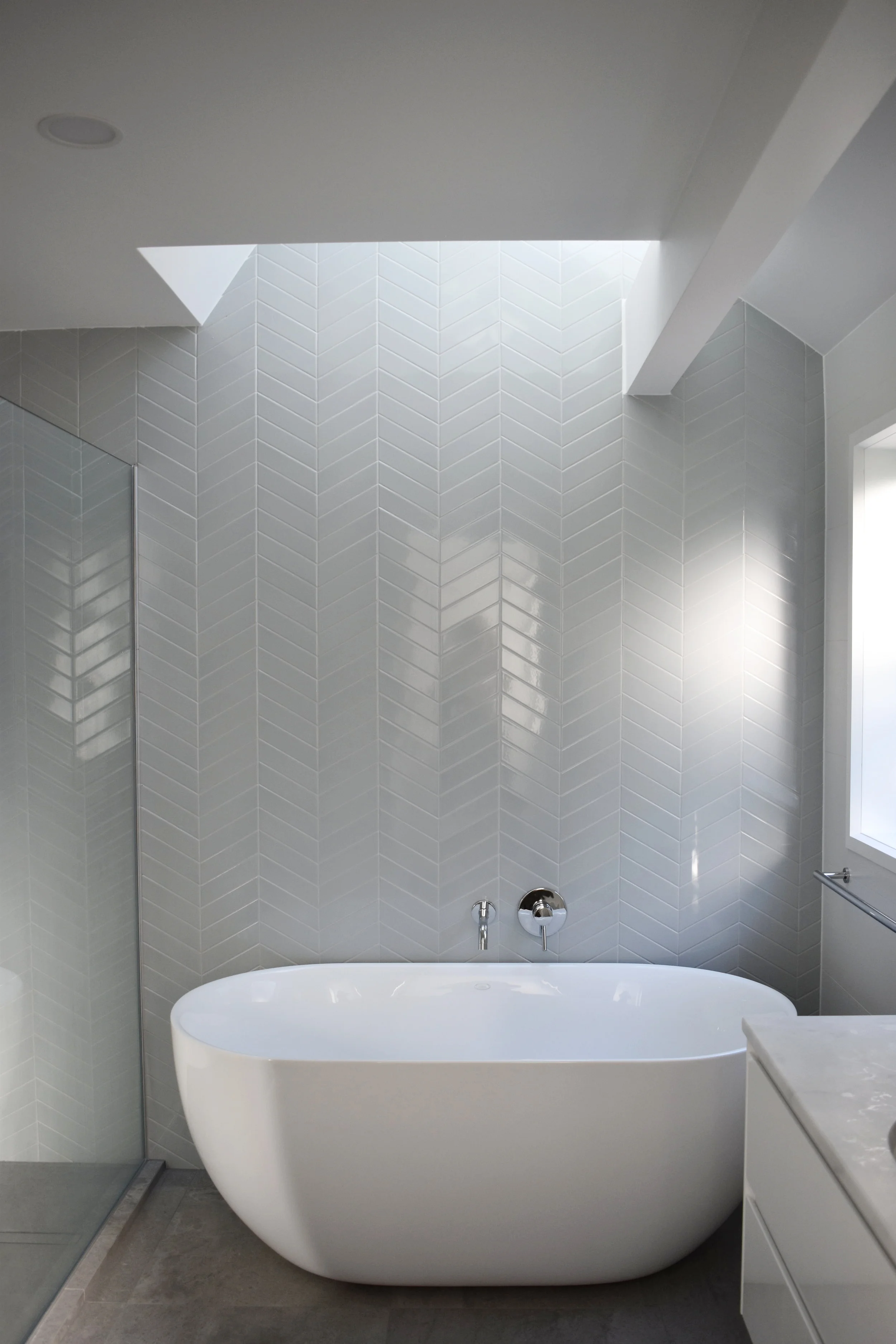 park-rise-fee-standing-bath.jpg
