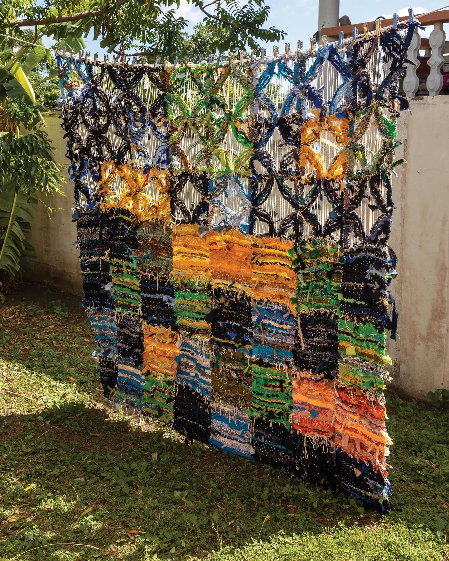 Volume 07&rsquo;s &ldquo;Breeze Blocks&rdquo; by Cyle Warner 🇰🇳🇹🇹 (@cylewarner) a multidisciplinary artist with roots in St. Kitts and Trinidad whose work explores space, time, and place through fiber, photography, and sculpture.

Warner transfor