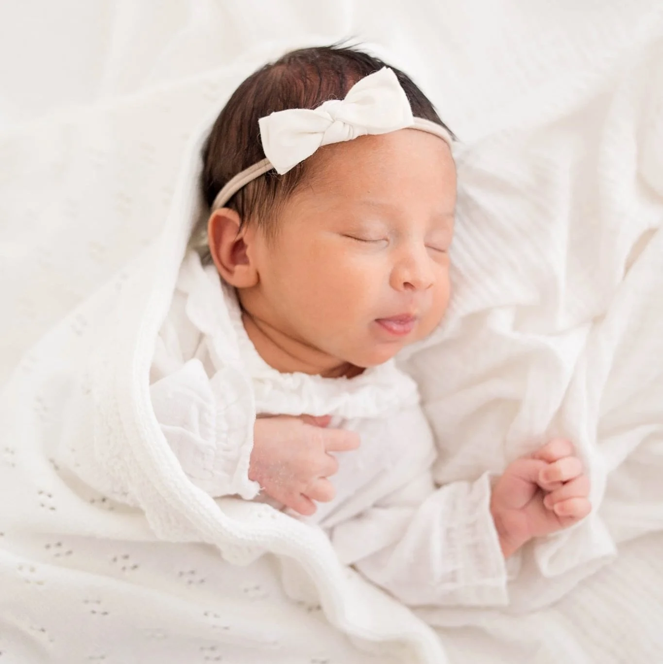 Alicia ❤️ I photographed big sis as a newborn not long ago &amp; to see her be so in love with her baby sis was just the sweetest thing.