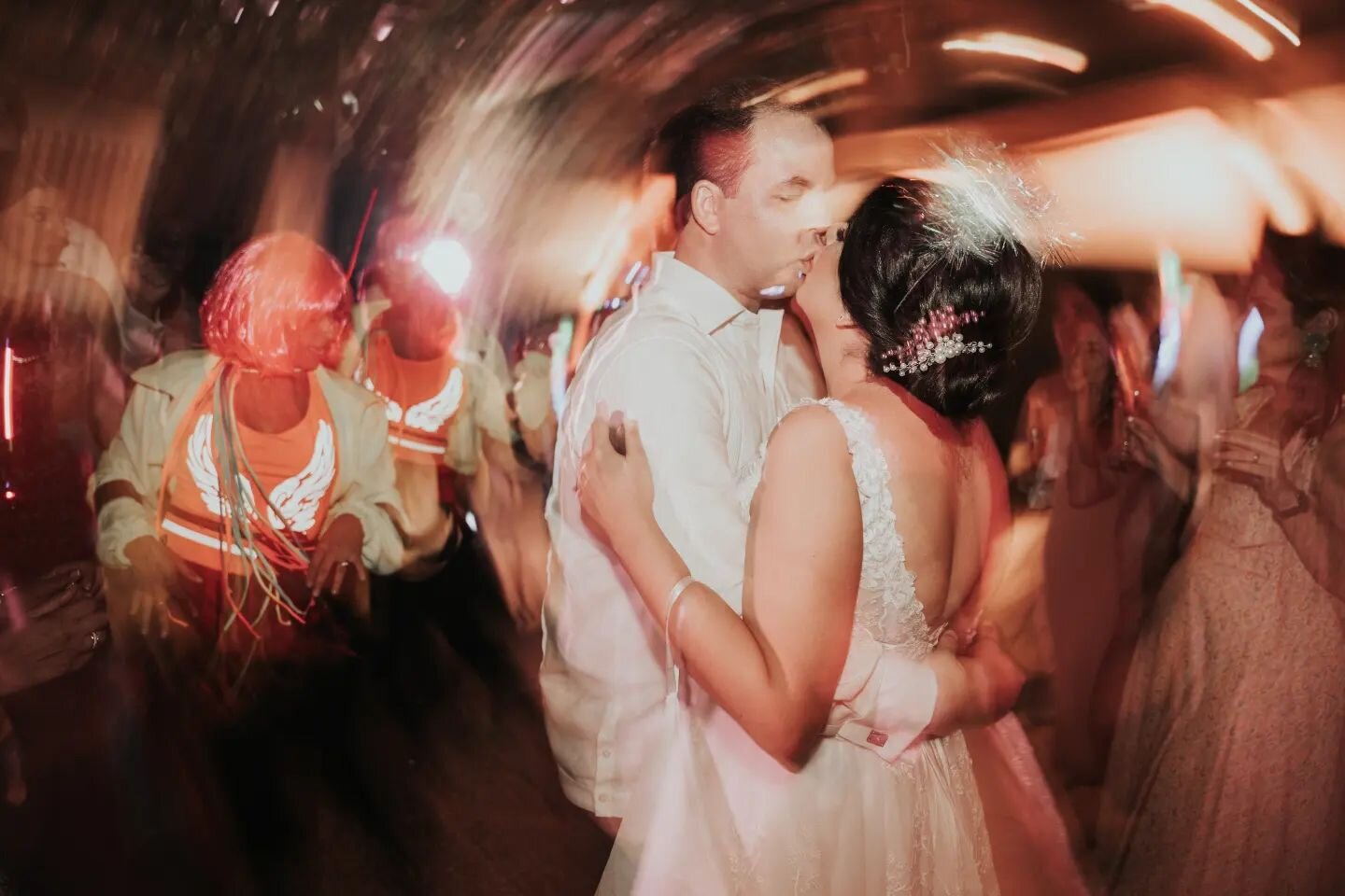 Las horas locas se est&aacute;n volviendo de mis partes favoritas de las bodas.

Hora loca: @horaloca_cce

#horaloca #bodasrd #noviasrd #motion #weddingparty