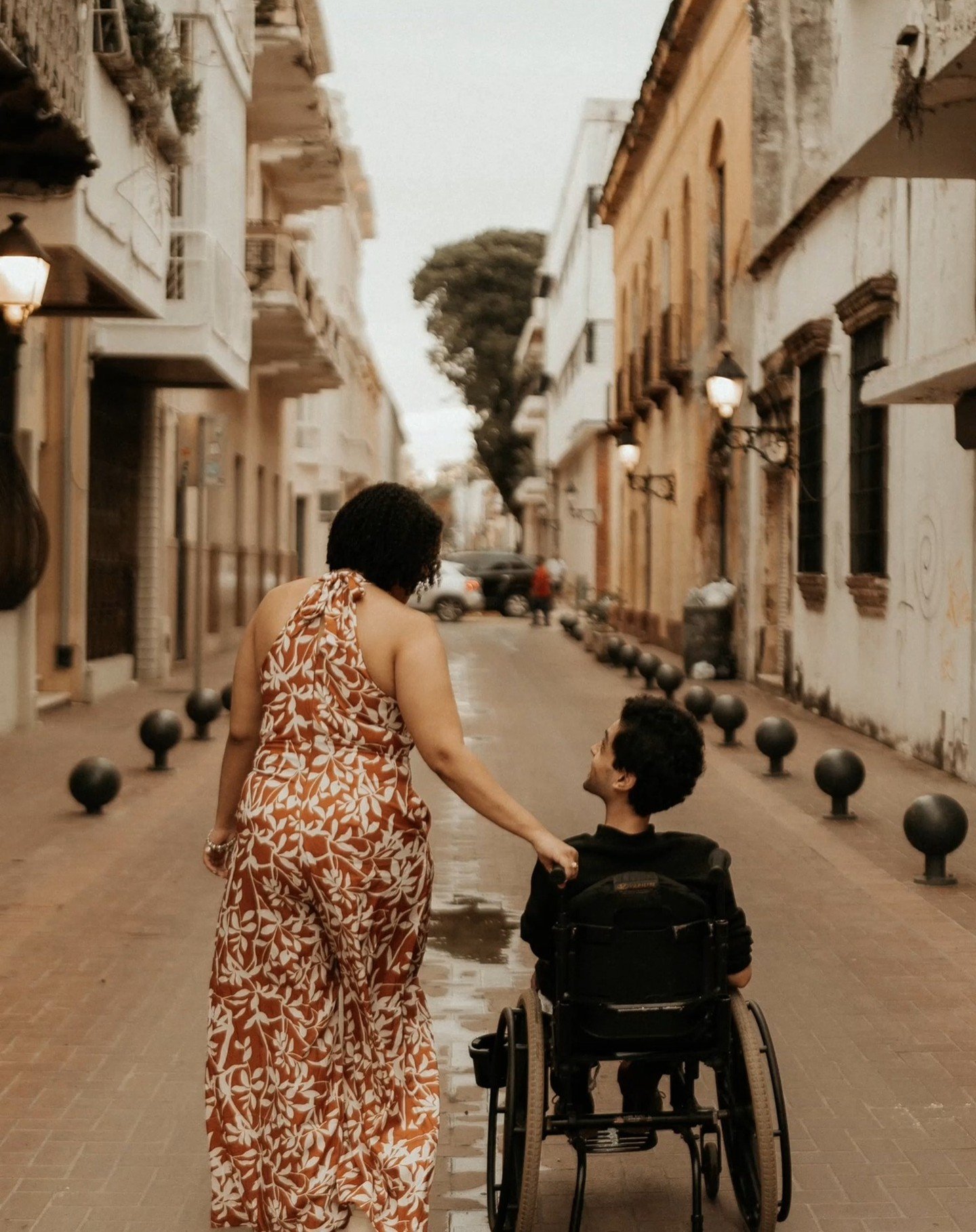 Tuve el chance de retratar a Simone y a Gian y no quer&iacute;a dejar de pasar la oportunidad para decirles por si no sab&iacute;an que Julio es el mes del Orgullo de la Discapacidad. Fue originado en 1990 para conmemorar la aprobaci&oacute;n de leye