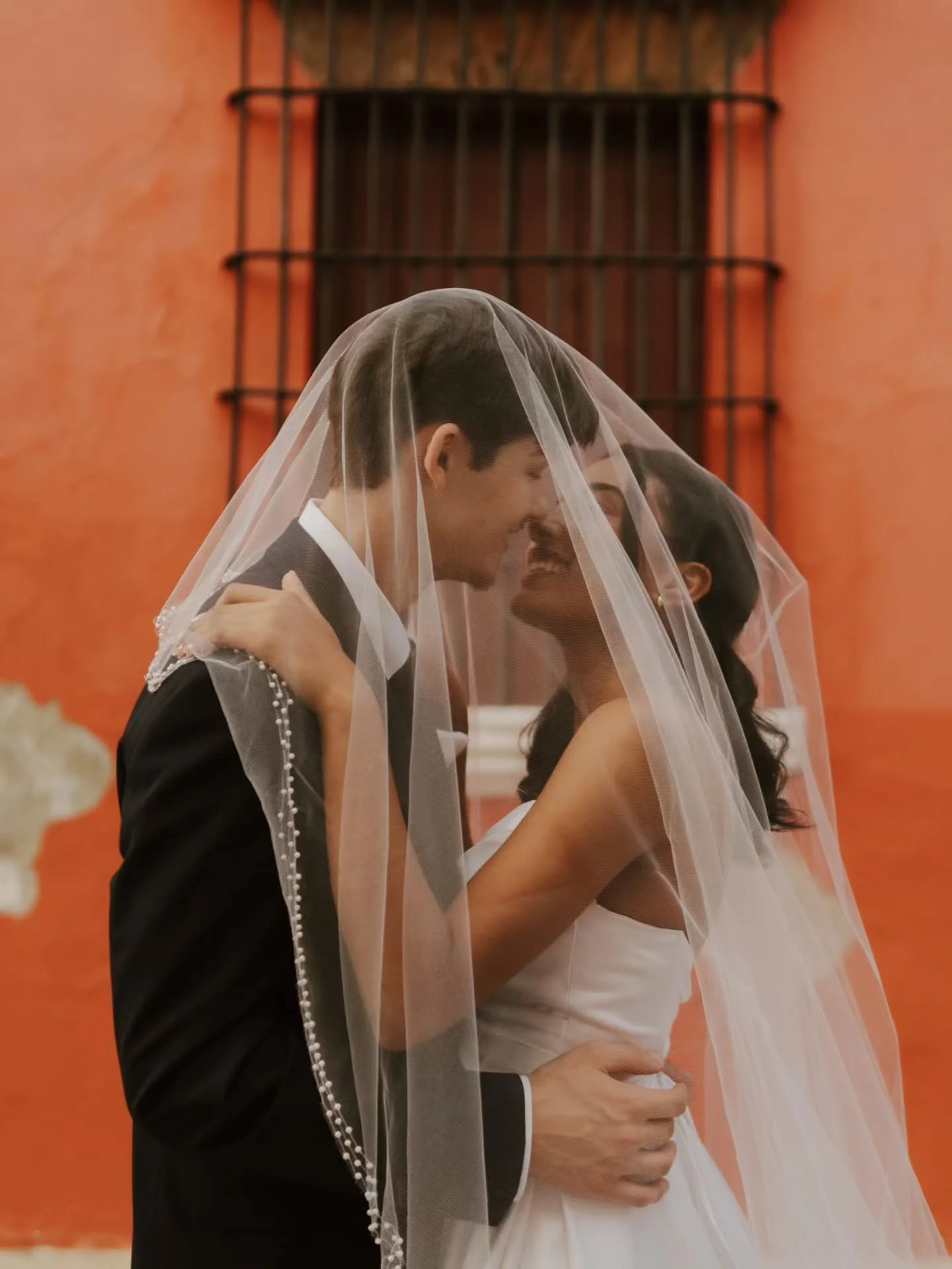 My favs from the connection of Maite &amp; David. A day filled with lots of filtered divine light, greens and the warm of our beutiful city, Santo Domingo.

#santodomingo #dominicanrepublicweddings ##zonacolonial #jardinbotanico