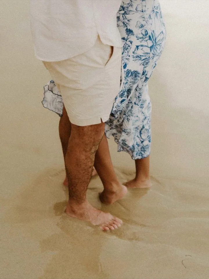 My favs from the proposal of Amado &amp; Joanna. Seven years of history, wrapped up in a single, windy afternoon in Saman&aacute;. In the background, el Firu 🤪✨️.

After the ring was on, we just let them be. No stiff posing, no rigid checklists. Jus