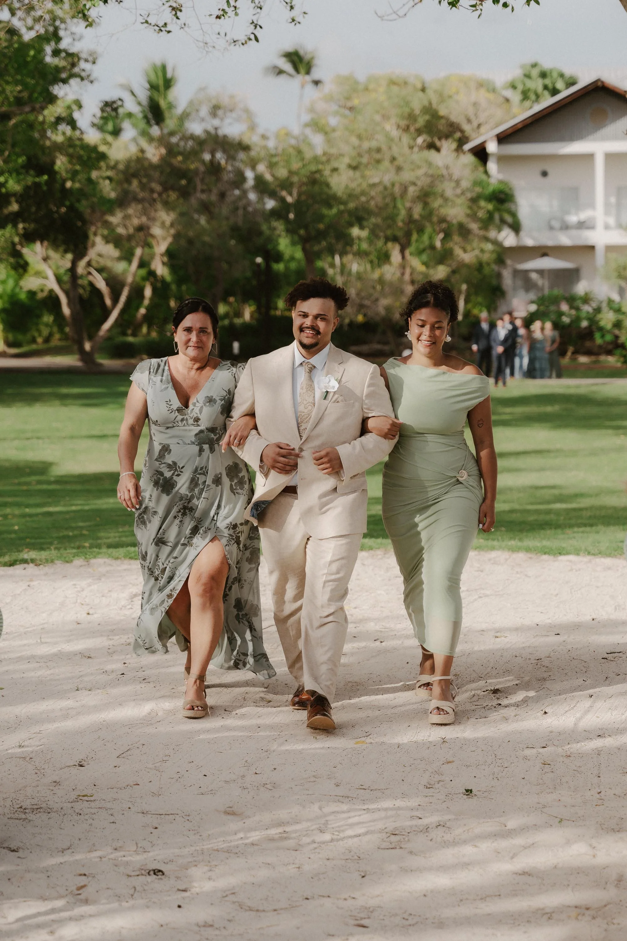 la-romana-punta-cana-wedding-photographer-adolfo-florentino-katie-byron-ocean (96).jpg